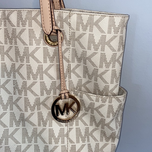 Michael Kors MK Large Tote Bag - Picture 3 of 14